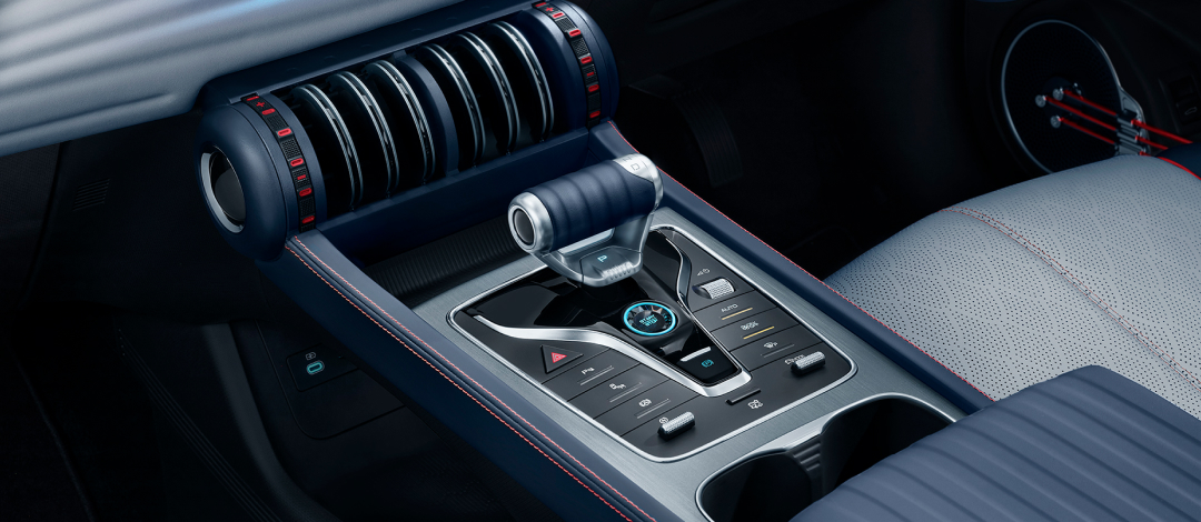 Treadmill style central armrest